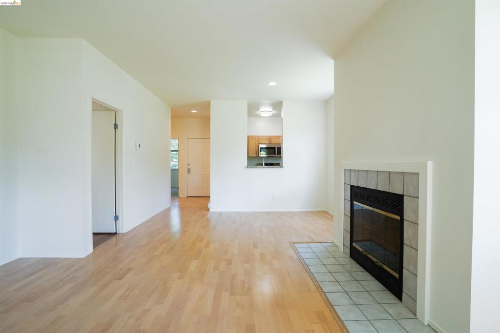 211 Bayside Ct Property Photo 11