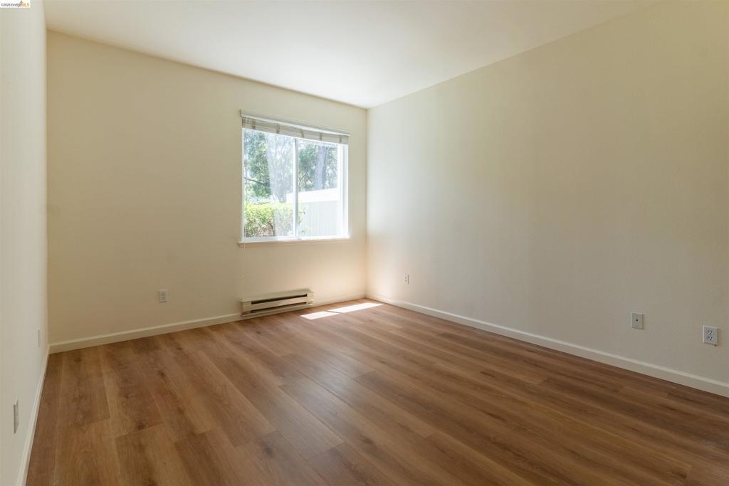 211 Bayside Ct Property Photo 12