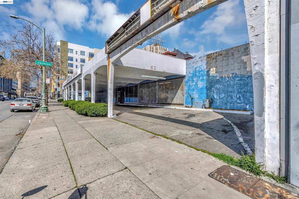 190 14th Street Property Photo 3