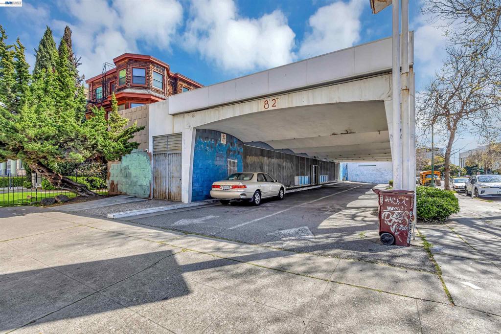 190 14th Street Property Photo 4