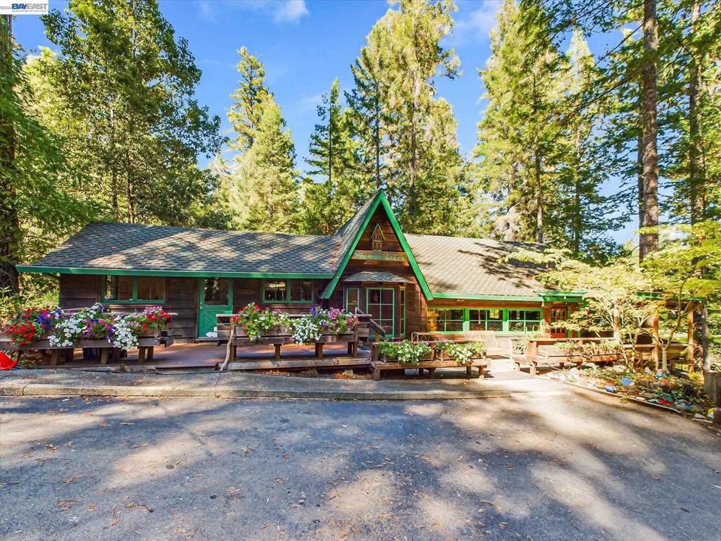 2089 St Highway 101 Property Photo 1