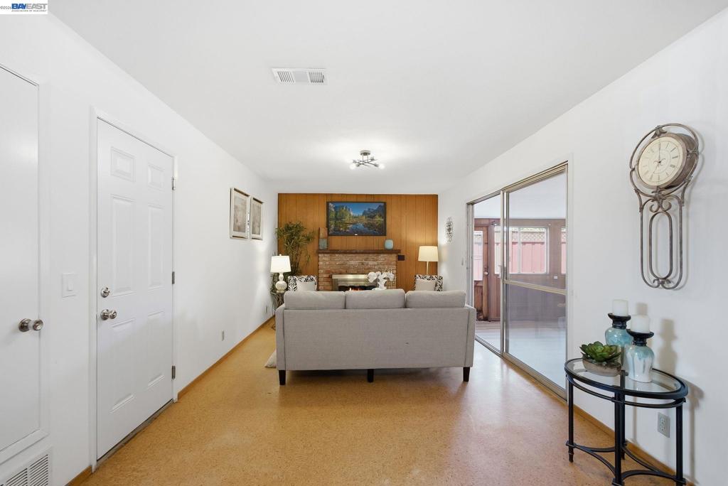 6440 Lotus Ct Property Photo 9