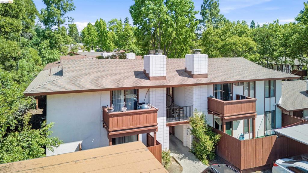 670 Tempe Ct Property Photo 2
