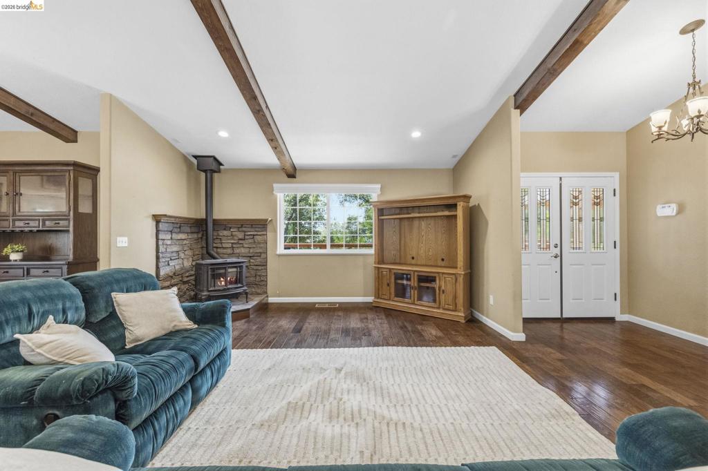 18223 Hershey Rd Property Photo 4