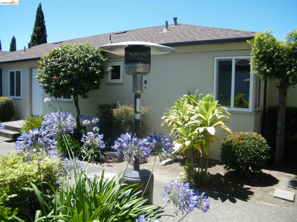 2275 Washington Ave Property Photo 1