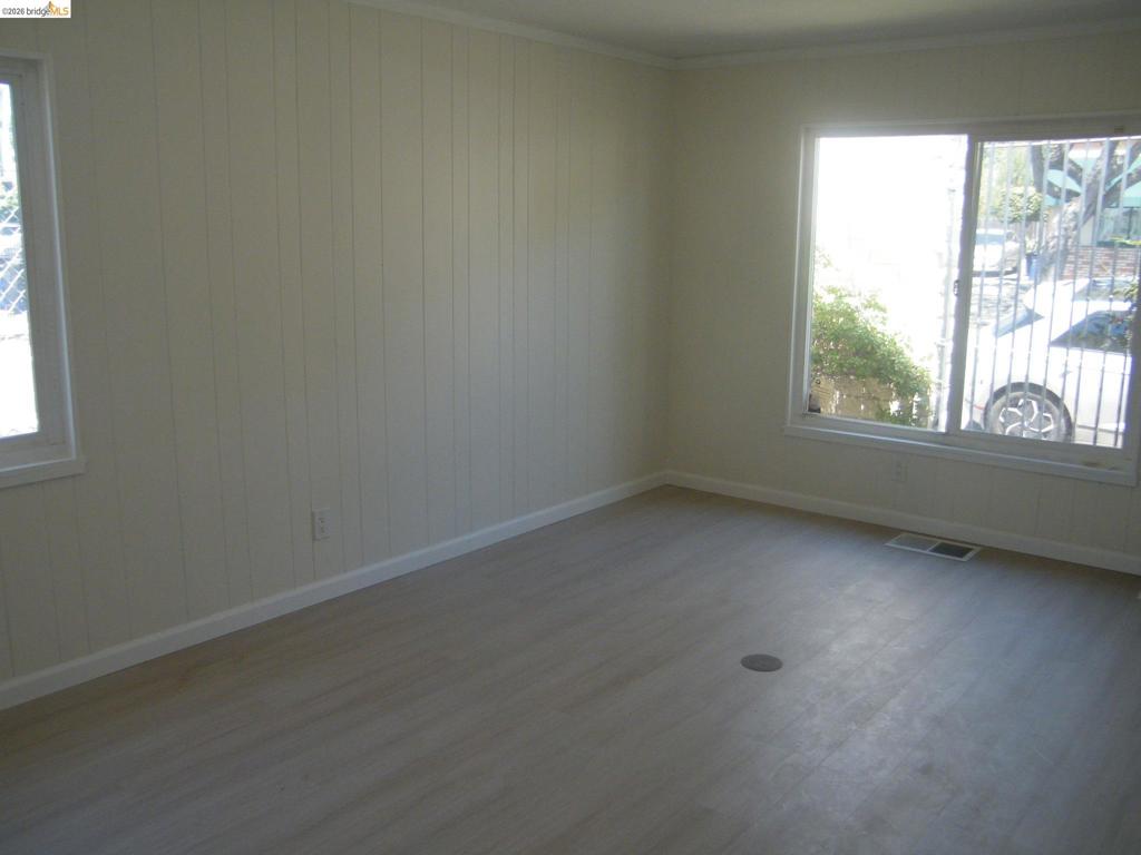 2275 Washington Ave Property Photo 6