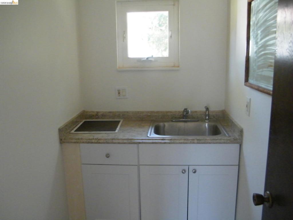 2275 Washington Ave Property Photo 8