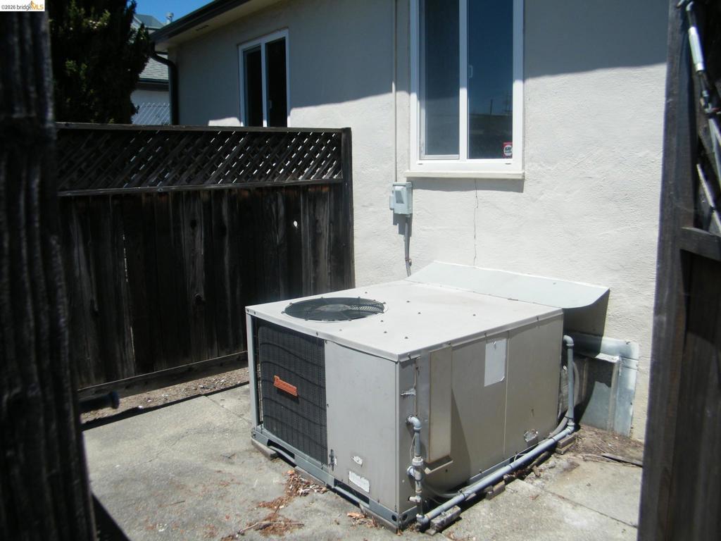 2275 Washington Ave Property Photo 11