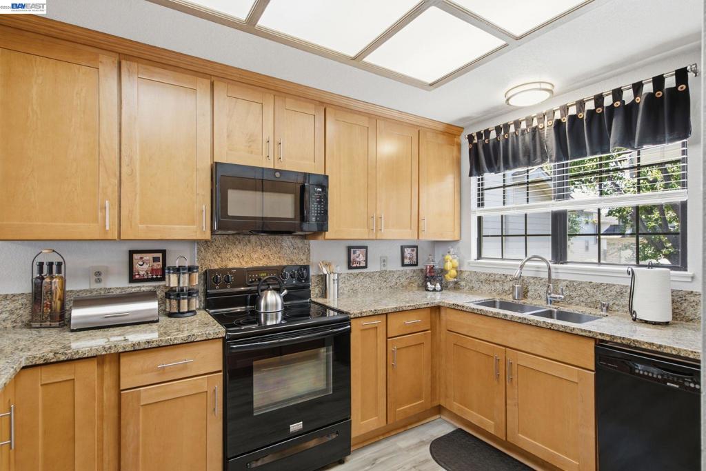 1896 Brixton Ct Property Photo 12
