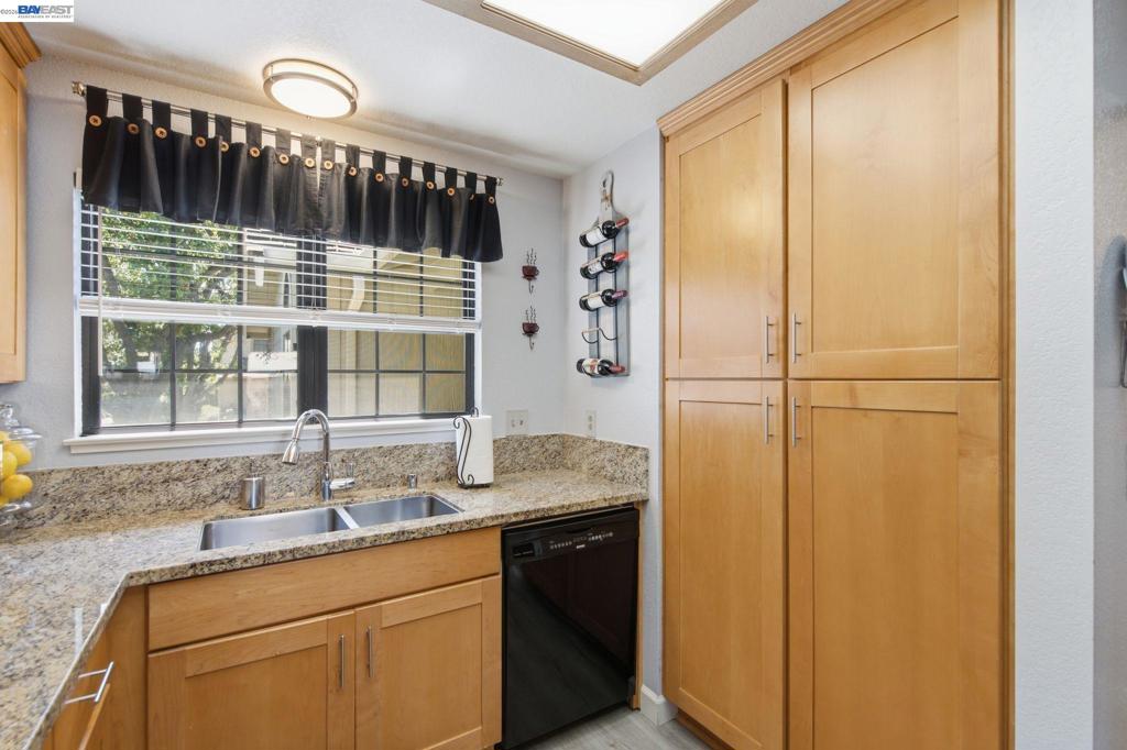 1896 Brixton Ct Property Photo 13