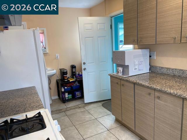 559 43rd Street Property Photo 8