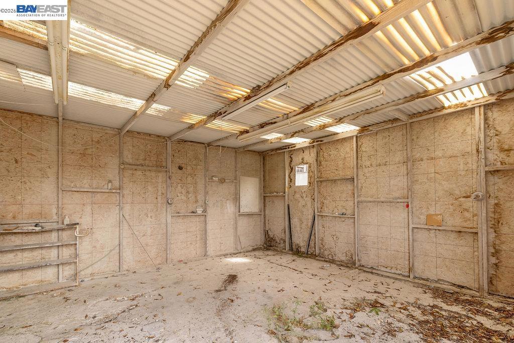 9346 Macarthur Blvd Property Photo 10