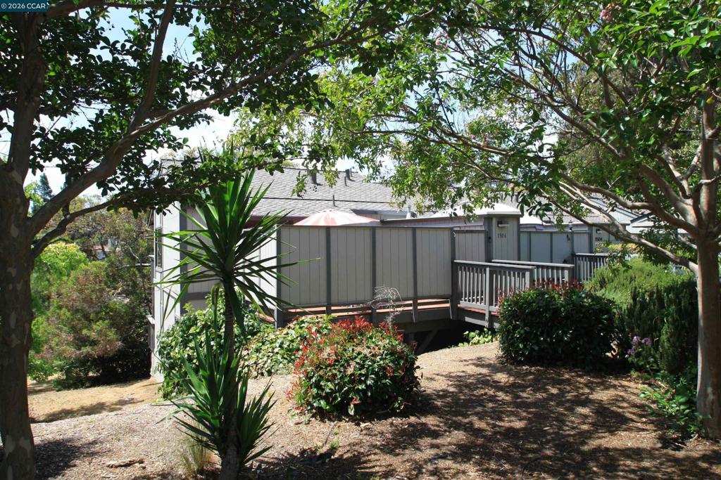 1506 Ashwood Dr Property Photo 1