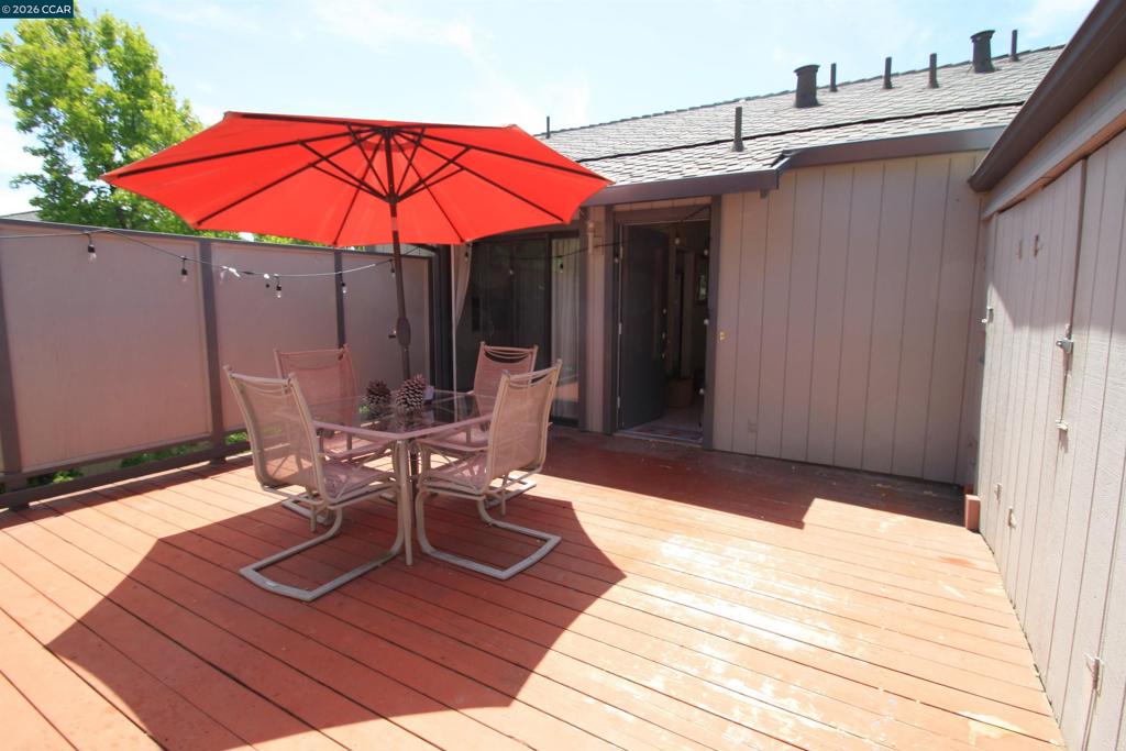 1506 Ashwood Dr Property Photo 3