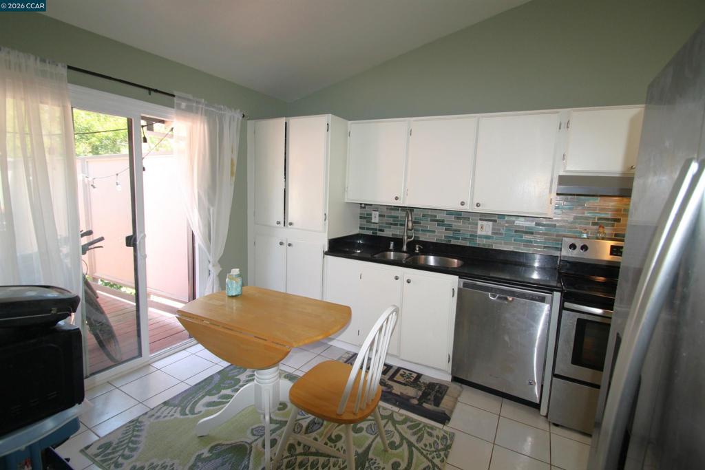 1506 Ashwood Dr Property Photo 12