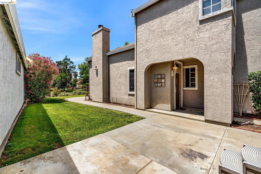 2451 Cherry Hills Drive Property Photo 4