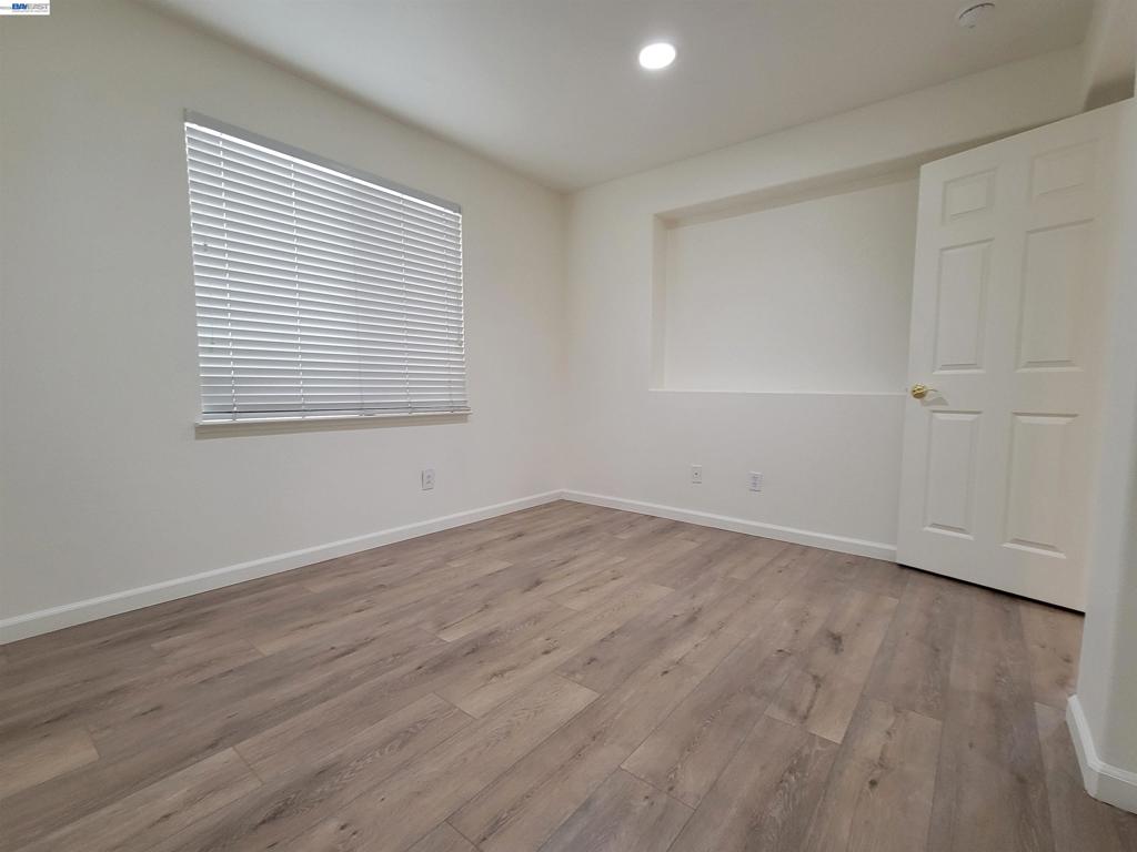 313 Turnstone Cir Property Photo 6