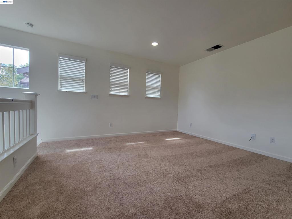 313 Turnstone Cir Property Photo 8