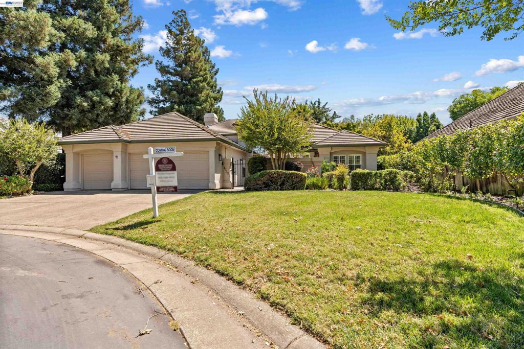 4713 Longcove Dr