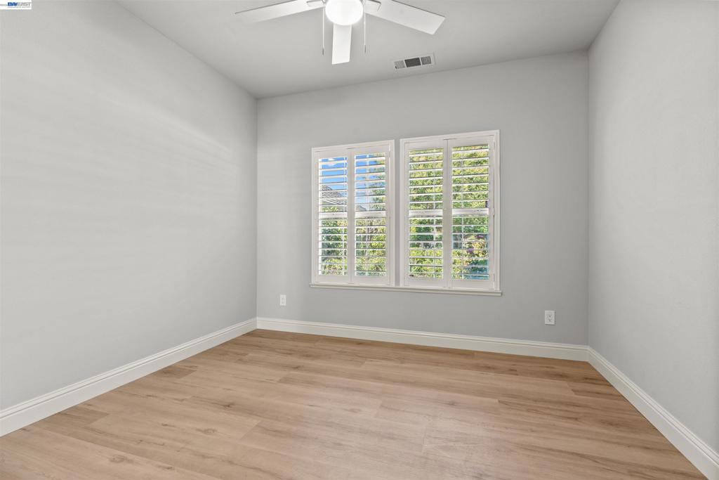 4713 Longcove Dr Property Photo 12