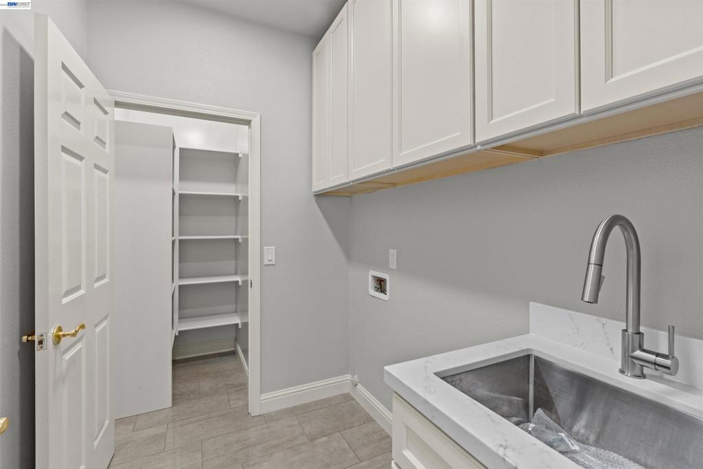 4713 Longcove Dr Property Photo 15