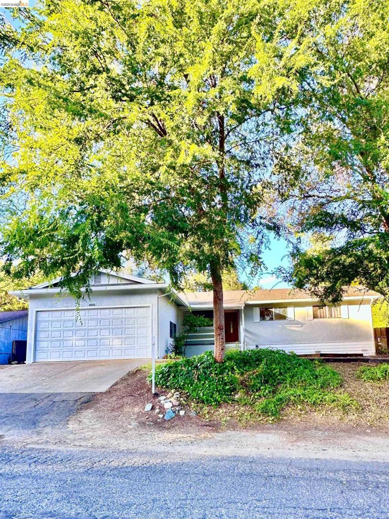 19381 Rockridge Way Property Photo 1