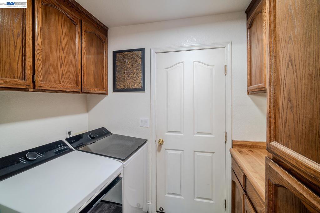 230 Laurelwood Cir Property Photo 13