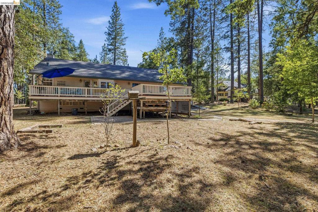 19015 Apple Valley Dr Property Photo 2