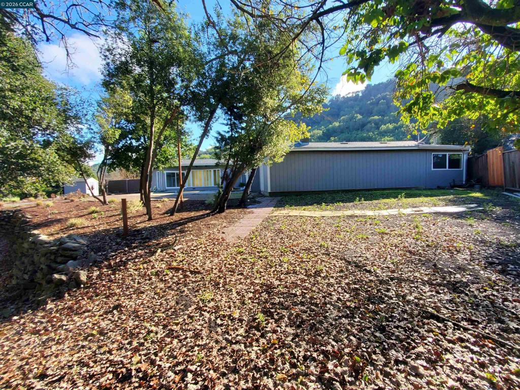 2420 Tomar Ct Property Photo 3