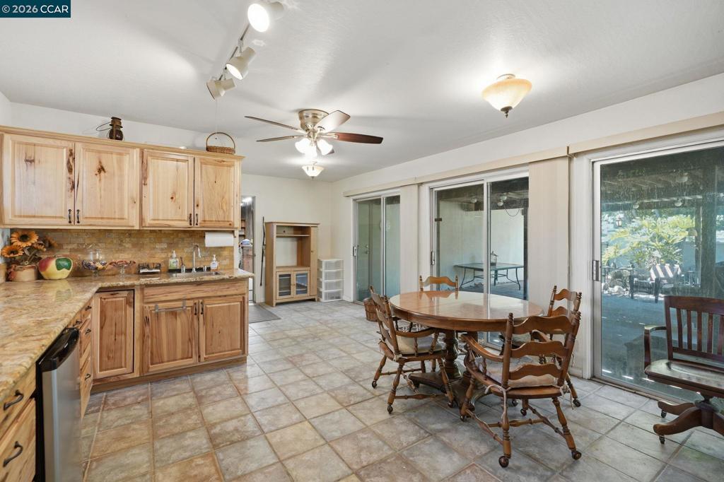 407 Harlow Dr Property Photo 14