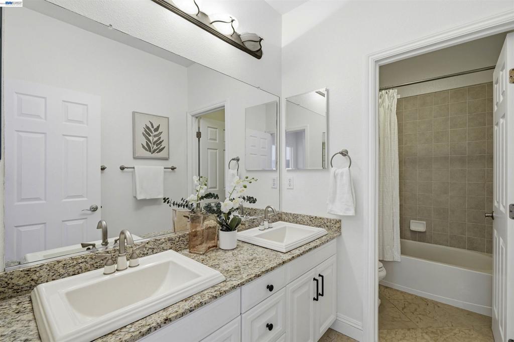 3923 Jamie Place Property Photo 54