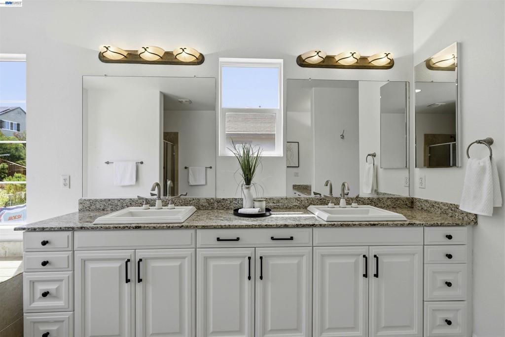 3923 Jamie Place Property Photo 57