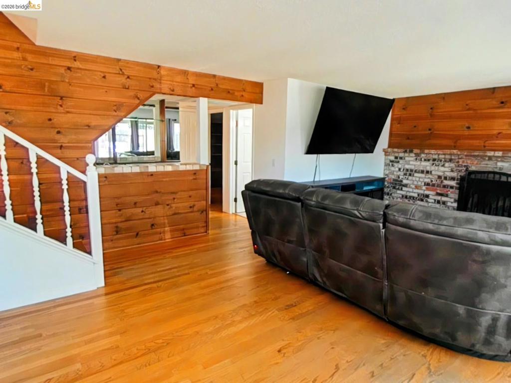 1612 Geyser Cir Property Photo 8