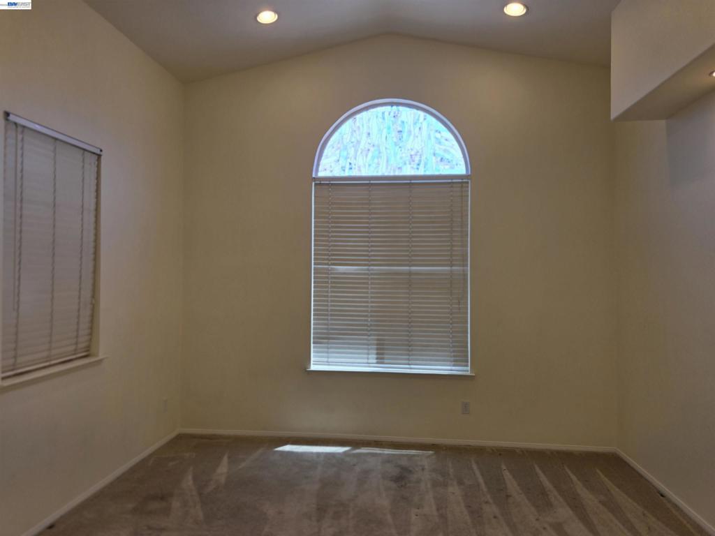132 Citrine Ct Property Photo 4