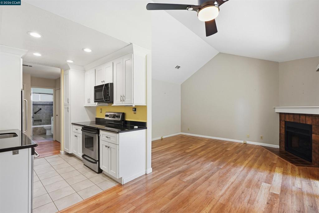 775 Center Ave Property Photo 4