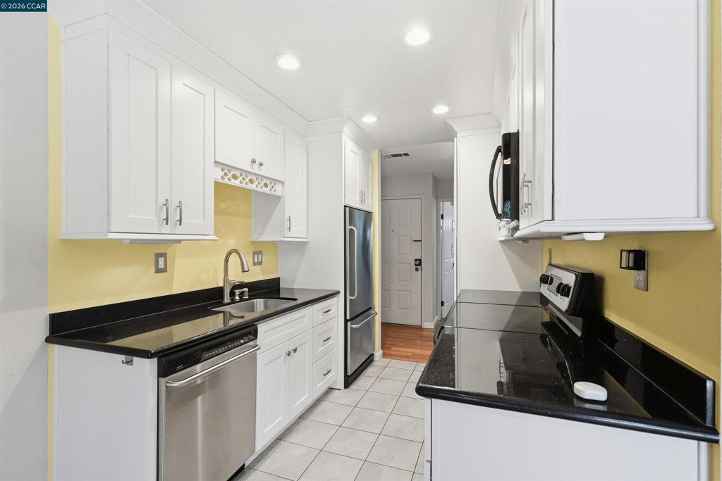 775 Center Ave Property Photo 5