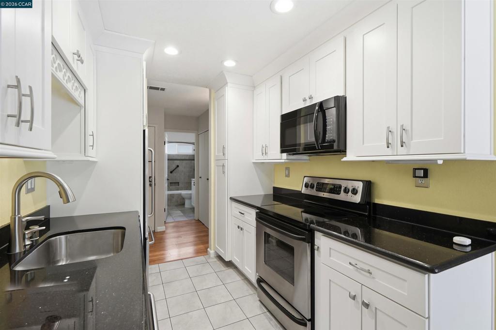 775 Center Ave Property Photo 6
