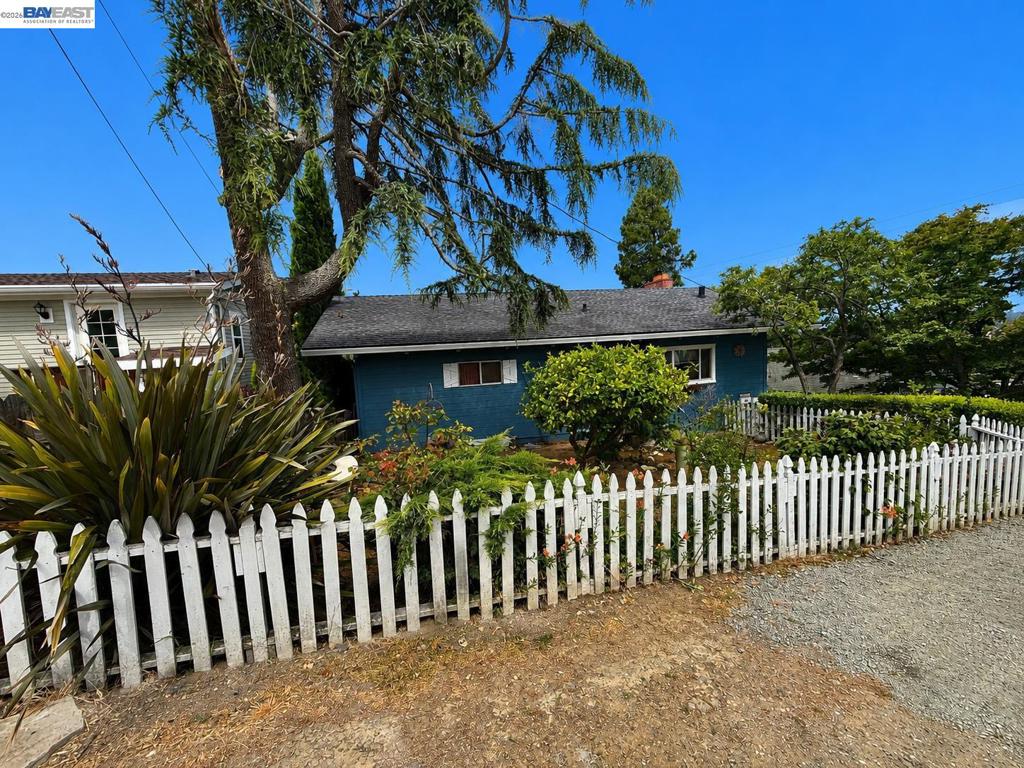 25325 Windfeldt Rd Property Photo 1