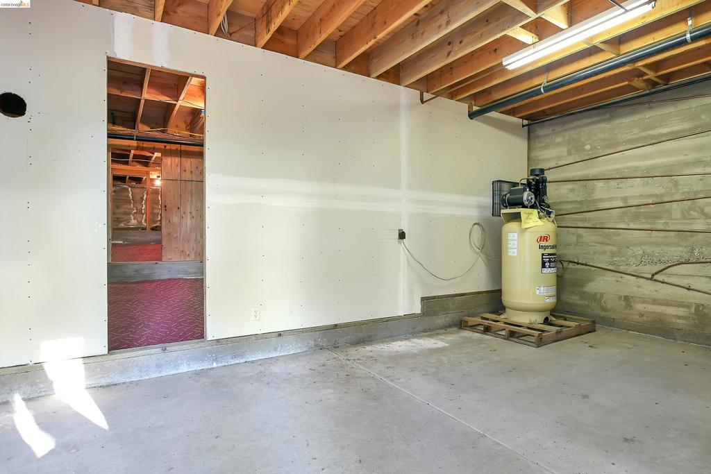 16096 Parkridge Ave Property Photo 42