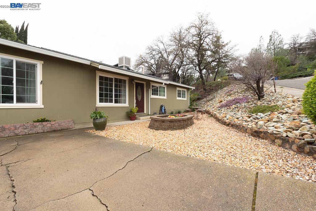 3345 Oakwood Place Property Photo 3