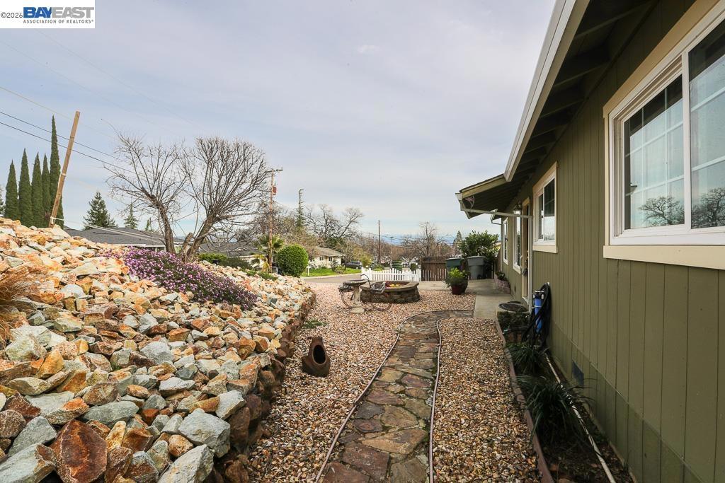 3345 Oakwood Place Property Photo 10