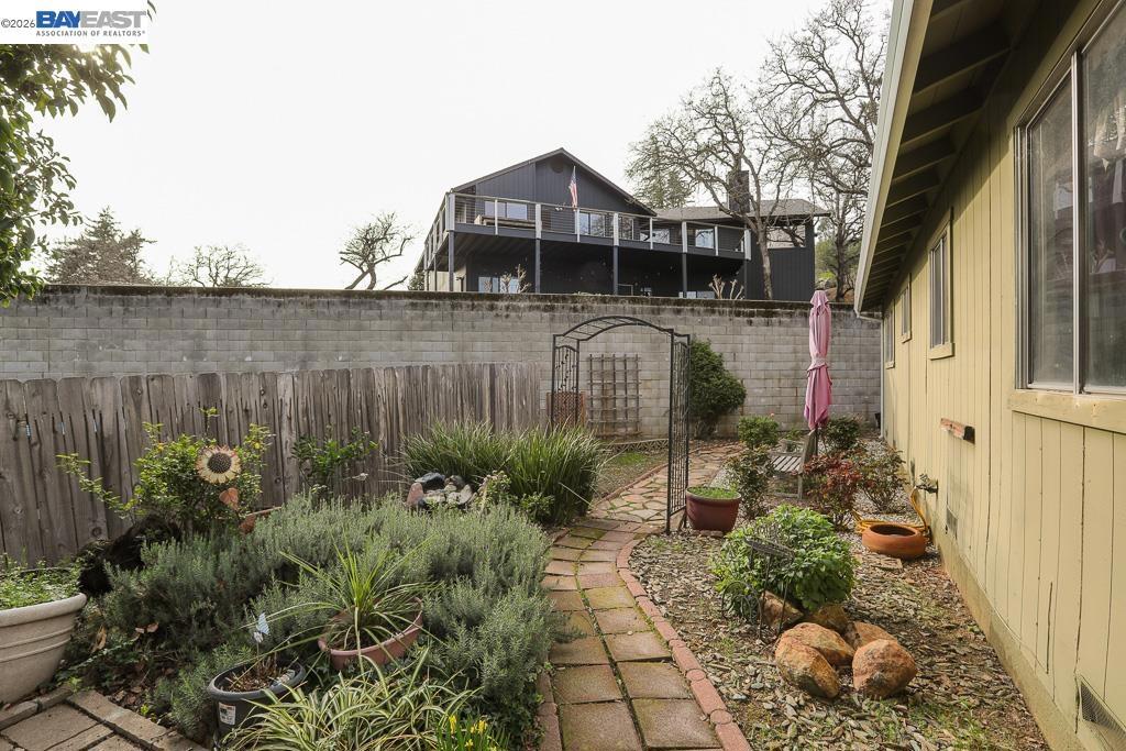 3345 Oakwood Place Property Photo 13
