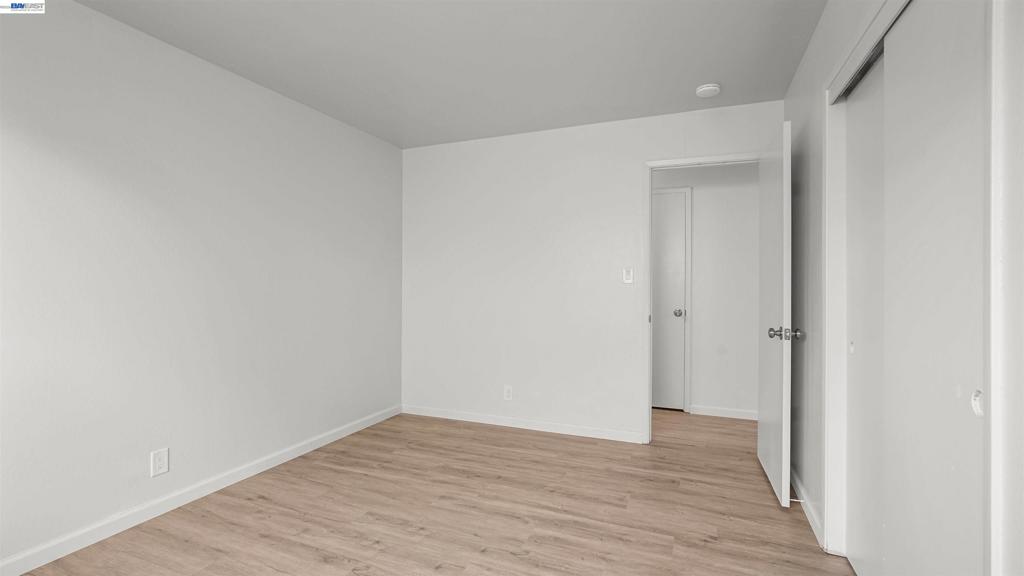 2435 Douglas St Property Photo 35
