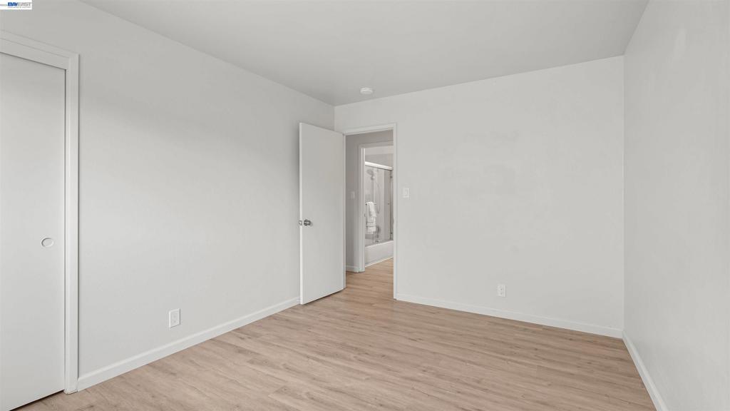 2435 Douglas St Property Photo 38
