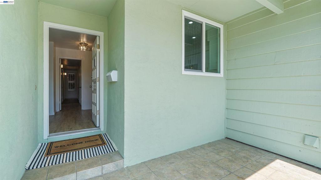 2435 Douglas St Property Photo 49