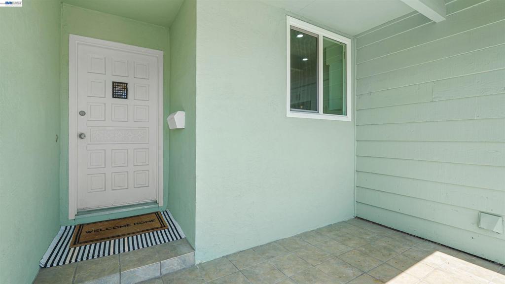 2435 Douglas St Property Photo 50