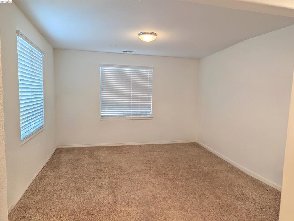 103 E Vince St Property Photo 15
