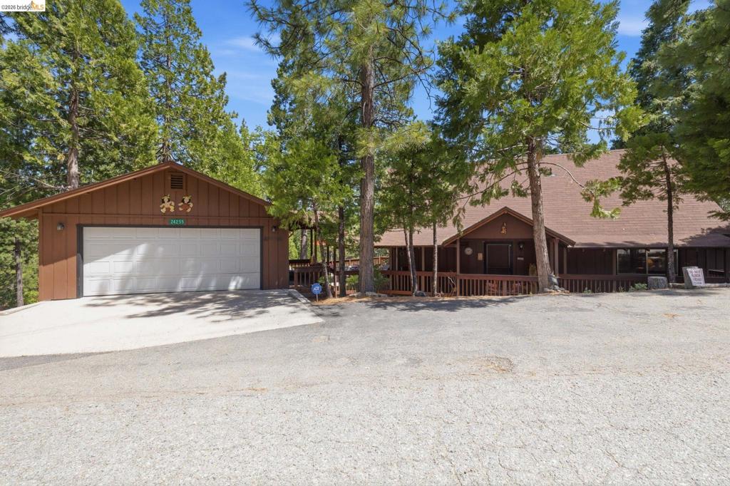 24255 Black Oak Ct Property Photo 2