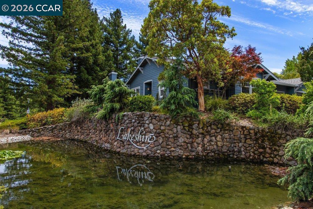1901 Lakeshire Dr Property Photo 1