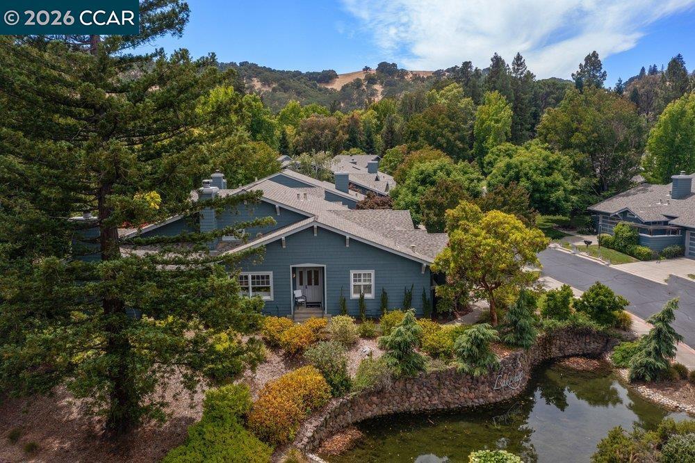 1901 Lakeshire Dr Property Photo 2